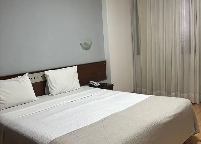 Fast10 City Hotel - Parque Harmonia, Estádio Beira Rio, Cais Embarcadero Hotel